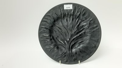 Lot 1255 - Lalique Algues Noir plate, signed on reverse, 28cm diameter