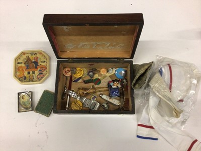 Lot 2700 - Group of badges, cigarette cards, fid and sundry items
