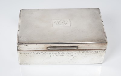 Lot 555 - George V silver cigarette box of rectangular form with engine turned decoration and engraved presentation inscription "Presented to W.P. Gibson Esq. by the staff of the Wallace Collection 31st Octo...