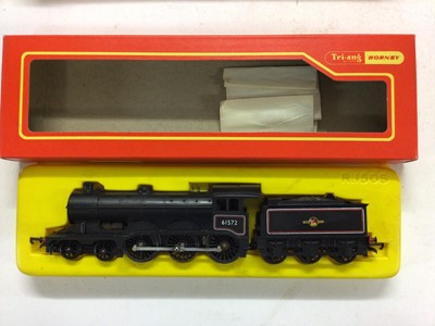Lot 173 - Triang Hornby OO gauge BR black 0-6-0 locomotive and tender 61572 R150S (loco) & R39 (tender), LNER lined green 4-6-0 locomotive and tender 8509, Midland LMS maroon Deeley 3F 0-6-0 locomotive and t...
