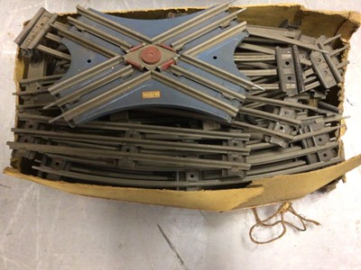 Lot 169 - Hornby O gauge Engine Shed No.1, A804in original box (box poor condition) plus a selection of accessories including signal box, Wembley Station, signal etc ( qty)