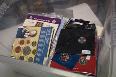 Lot 457 - World - Mixed gold and silver plated Crowns x 40 to include copy Victoria 'Una & Lion', uncirculated flatpacks and other coinage etc (Qty)