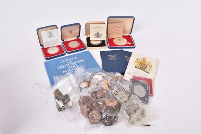 Lot 468 - World - Mixed coins and silver medallions to include G.B. Royal Mint silver proof Crowns 1977, 1980, Medallion commemorating 'The 25th Anniversary of The Coronation of Queen Elizabeth II' 1978 (Tot...