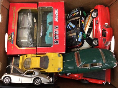 Lot 1979 - Collection of 1:24 scale models and other items