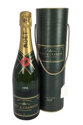 Lot 4 - Champagne - one bottle, Moët & Chandon 1995, in original card tube