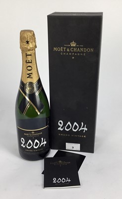 Lot 9 - Champagne - one bottle, Moët & Chandon 2004, in original card box