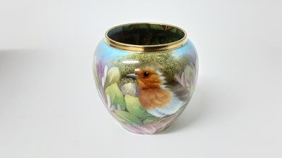 Lot 1320 - Stephen Smith limited edition porcelain Robin vase