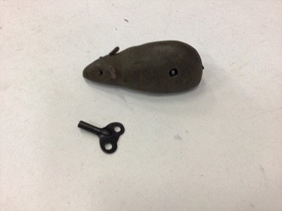 Lot 1992 - Schuco tinplate clockwork mouse with key.