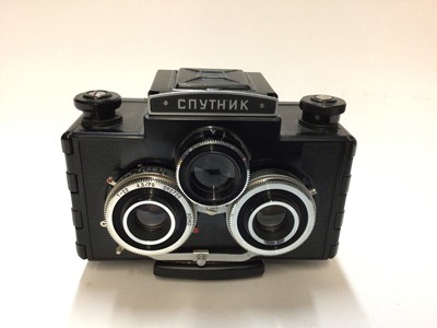 Lot 2364 - Russian 'Sputnik' medium format 120 film twin lens reflex stereo camera
