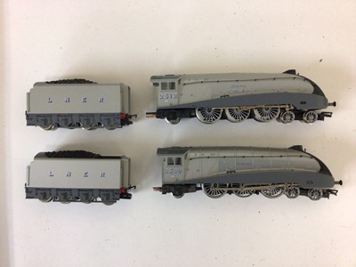 Lot 1882 - Hornby OO gauge unboxed LNER silver 4-6-2 Class A4 "Silver Fox" locomotive and tender 2512 (x2), R3309 & MR 0-4-0 ST "Robbie Burns" saddle tank 313, R313, Bachmann LNER black 2-6-0 Standard K3 Clas...