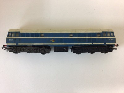 Lot 1884 - Triang Hornby OO gauge unboxed BR green Class 35 Hymek (Type 3) diesel locomotive D7063, R758 & BR blue Type 2 Class 31 diesel electric locomotive D5578, R357 plus three Lima coaches & Five LNER co...