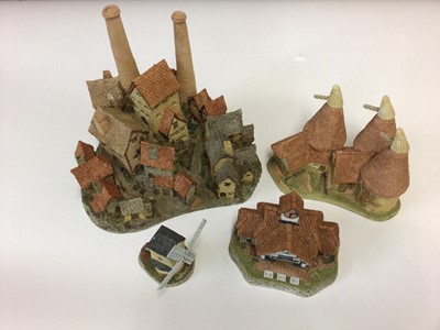 Lot 1890 - David Winter resin buildings including "The Old Distillery", "Triple Oast", "The Pavillion" and others (25)