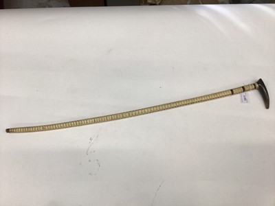 Lot 2617 - 19th century Vertebrae walking stick with horn handle, 88.5cm overall length