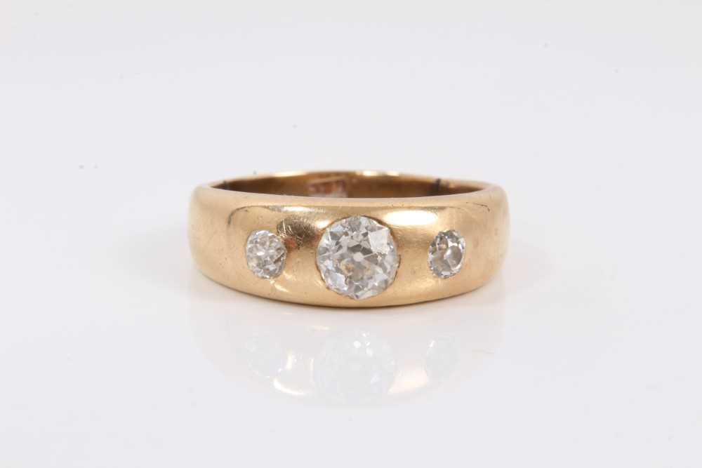 Lot 119 - Victorian 18ct gold diamond three stone gypsy ring