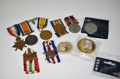 Lot 793 - First World War pair comprising 1914 - 15 Star and War medals named to 2058 PTE. A. R. Andrews. Essex. R., together with two First World War Victory medals named to 10104 PTE. W. E. Kinzett. E. Ken...