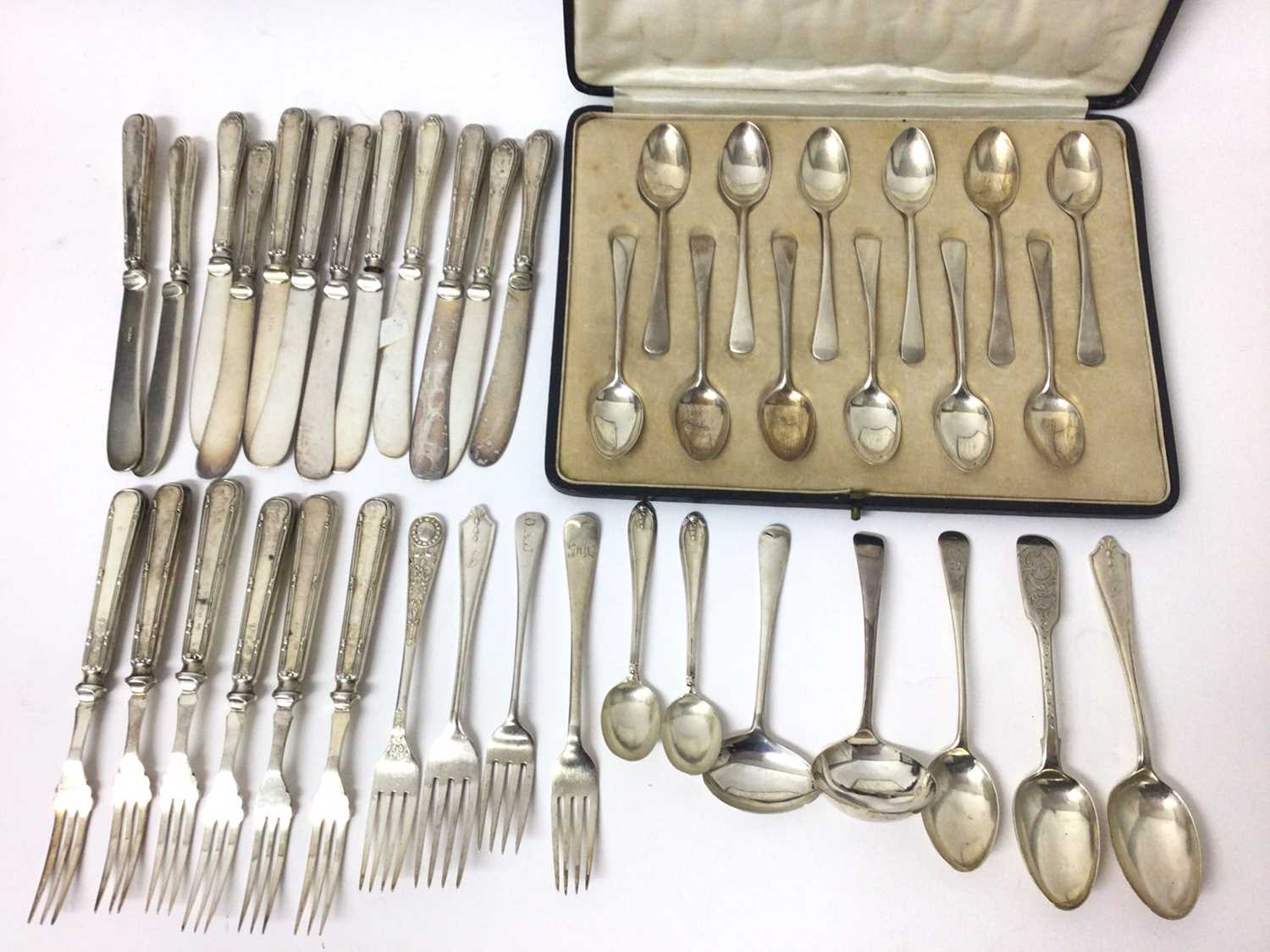Lot 137 - Set of twelve silver teaspoons in fitted case, other silver flatware and silver handled cutlery
