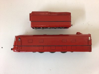 Lot 1966 - Diecast OO locomotive and tender, Pennsylvania carriages (x4), Denver &Rio Grande Western carriages, Santa Fe carriage (x6), Transition Sleeper, Southern (x7) and LMS carriages (qty)