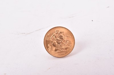 Lot 553 - G.B. - Gold Sovereign Elizabeth II 1963 (N.B. Obv: Digs to neck) otherwise EF (1 coin)
