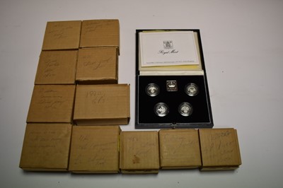 Lot 563 - World - Royal Mint issued silver proof coins and sets to include G.B. Piedfort 5p 1990, two coin 5p set 1990, Crowns 1972, 1977 x 2, £1's to include Piedfort four coin collection 1984-1987, 1983, P...