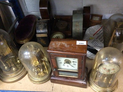Lot 2582 - A group of clocks and cases, including anniversary clocks, chinoiserie, etc