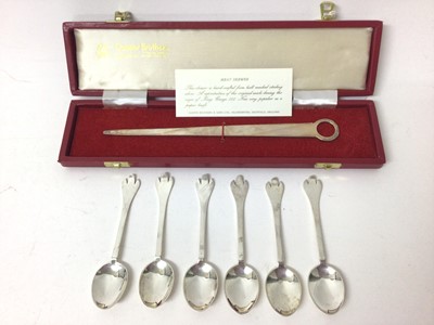 Lot 303 - Set of six late Victorian Britannia silver Dog nose rat tail pattern teaspoons, (London 1900), maker Thomas Bradbury & Sons, all at 2ozs