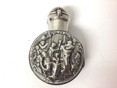 Lot 321 - Victorian silver hinged scent bottle cover, containing a glass scent bottle, (Birmingham 1898), maker William Comyns, 7.7cm in length.