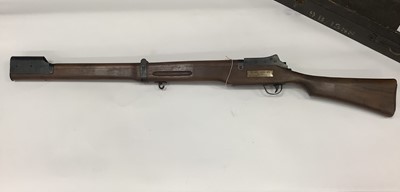 Lot 1001 - Scarce Second World War R.A.F. Issued Swift training Rifle Series B dated 1942 in original fitted box with R.A.F. markings