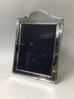 Lot 179 - Large silver photo frame