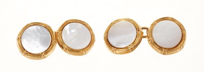 Lot 455 - Pair of 18ct gold mother of pearl disc cufflinks (Birmingham 2002)