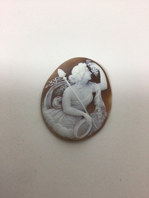 Lot 199 - Good quality 19th century Italian carved shell cameo depicting Ariadne, wife of Dionysus the Greek god of wine. Signed L Gallani. 50mm x 43mm.