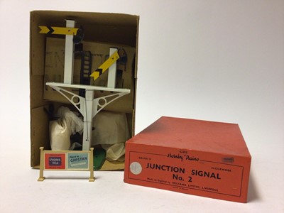 Lot 49 - Hornby O gauge boxed selection of platform accessories including No.1 Water Tank, Junction Signal No.2, Platform Crane and others (qty)