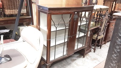 Lot 1121 - 1920s mahogany bow front display cabinet