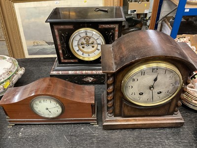 Lot 133 - Good quality early 20th century slate mantel clock and two further mantel clocks