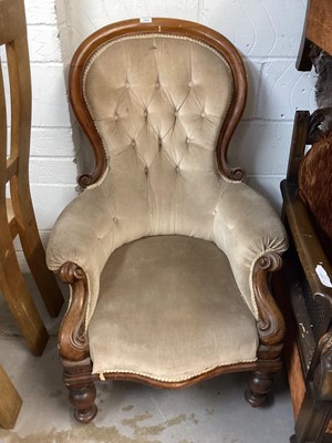 Lot 1112 - Victorian mahogany framed buttoned back easy chair on turned legs
