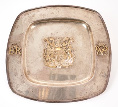 Lot 298 - A silver Royal commemorative dish