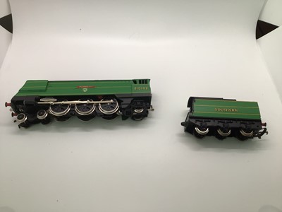 Lot 143 - Wrenn OO gauge 4-6-2 SR Green Streamlined Bulleid Pacific 'Plymouth' tender locomotive 21C103, boxed, W2266