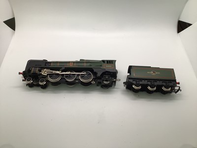 Lot 147 - Wrenn OO gauge 4-6-2 BR Green rebuilt Bulleid Pacific 'Barnstable' tender locomotive 34005, boxed, W2235