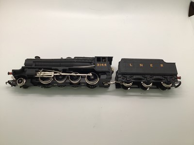Lot 149 - Wrenn OO gauge 2-8-0 LNER Wartime Black Class 8F Freight tender locomotive 3144, boxed, W2240