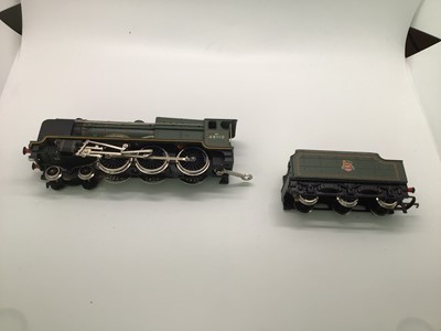 Lot 151 - Wrenn OO gauge 4-6-0 BR Green Royal Scot 6P 'Grenadier Guardsmen' tender locomotive 46110, boxed, W2262