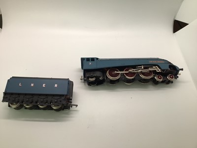 Lot 153 - Wrenn OO guage 4-6-2 LNER Garter Blue Class A4 Pacific 'Sir Nigel Gresley' tender locomotive No.7, boxed, W2212
