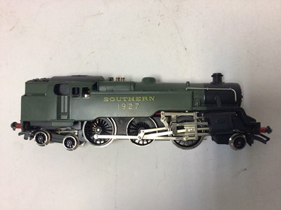 Lot 158 - Wrenn OO gauge 0-6-0DS LMS black Class N2 Tank locomotive 2385, W2215, 0-6-0T SR Green Class R1 Tank locomotive 1152, W2207A and 2-6-4T SR Green Standard Tank locomotive 1927, W2245, all boxed (3)