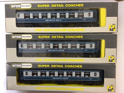 Lot 161 - Wrenn Pullman Brighton Belle blue coaches including 1st Class W6005A (x2) and Parlour W6004A (x3), all boxed (5)