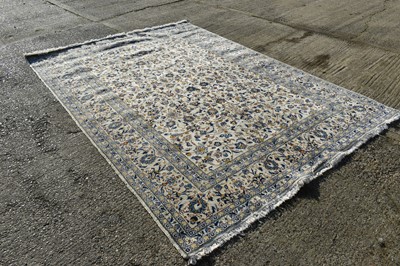 Lot 1520 - Kashan hand knotted carpet