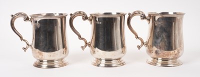 Lot 226 - Set of three 1920s silver tankards