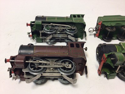 Lot 65 - Hornby O gauge three rail 0-4-0 tinplate locomotives 9x3) plus one tender 9qty0