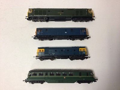 Lot 182 - Lima OO gauge locomotives including GWR Railcar W30W in BR green with whiskers, boxed L205150, BR blue Class 73 diesel 73108, boxed L205170, BR green Class 50 'Sir Edward Elgar' diesel 50007, boxed...