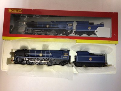 Lot 194 - Hornby OO gauge locomtoives including BR lined Blue 4-6-2 Canadian Pacific Merchant Navy Class tender locomotive 35005, boxed R2171, LNER lined Green 4-6-0 Class B17/1 'Hanworth Castle' tender loco...