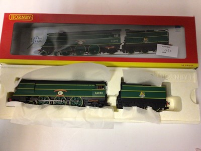 Lot 196 - Hornby OO gauge locomotives including BR lined Green 4-6-2 Britannia Class 7MT  'Firth of Clyde' tender locomotive 70050, boxed R2104, SR Green 4-6-0 Class N15 'Pendragon' tender locomotive 746, bo...