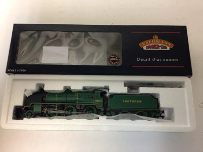Lot 175 - Bachmann OO gauge locomotives including GWR Green 2-6-0 93XX Class Mogul tender locomotive 9319, boxed 31-801, Malachite Southern Green 2-6-0 N Class tender locomotive 1864, boxed 32-155, BR Doncas...