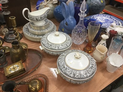 Lot 400 - Wedgwood Florentine pattern dinner ware